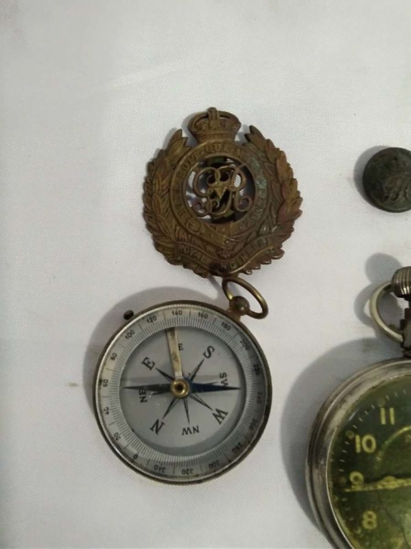 lot 393 WW2 pocket watch, compass, medal & cap badge - Image 2