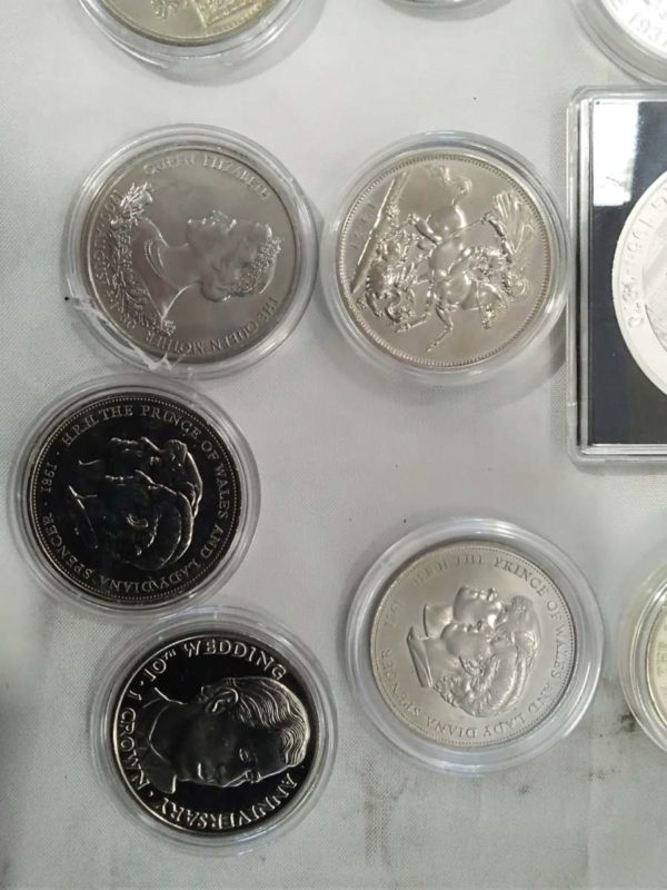 lot 394 commemorative coins - Image 4