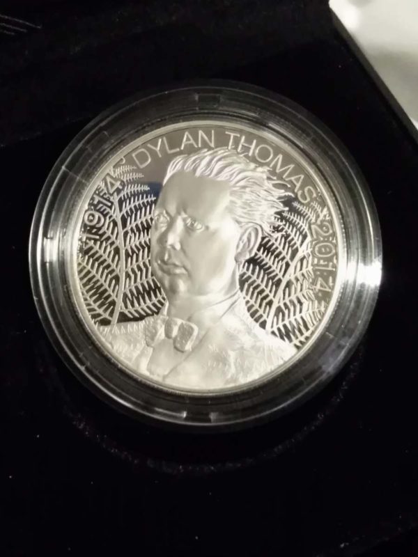 lot 103 cased royal mint 2014 Dylan Thomas silver proof £5 coin - Image 4