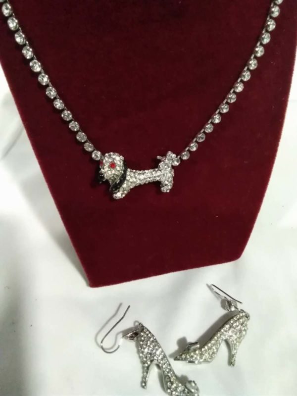 lot 106 Butler & Wilson crystal dog necklace & shoe earrings - Image 4