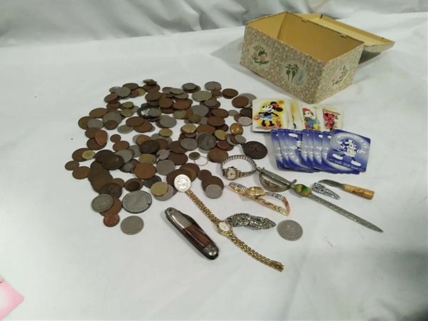 lot 177 watches, coins, Disney cards, etc