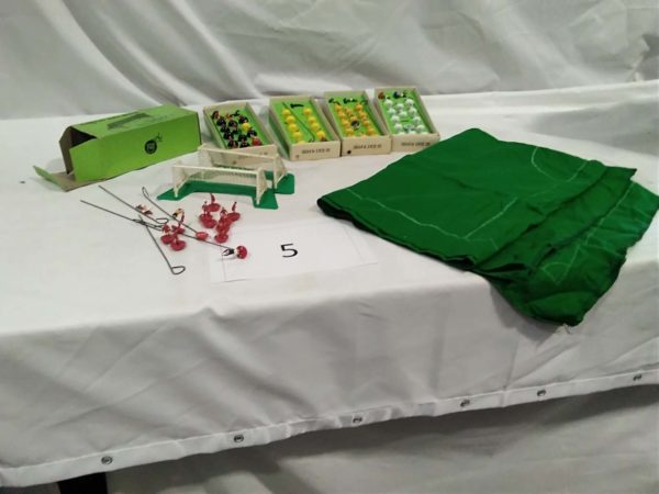 lot 005 Subbuteo figures, mat goals