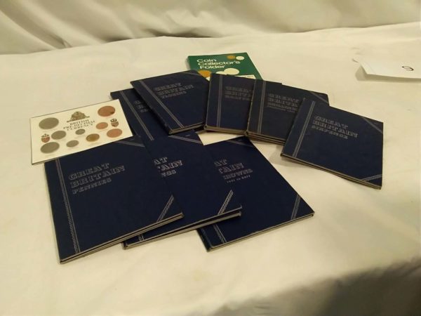 lot 009 British coin Partial sets folders  Pennies, half crowns shillings etc - Image 3