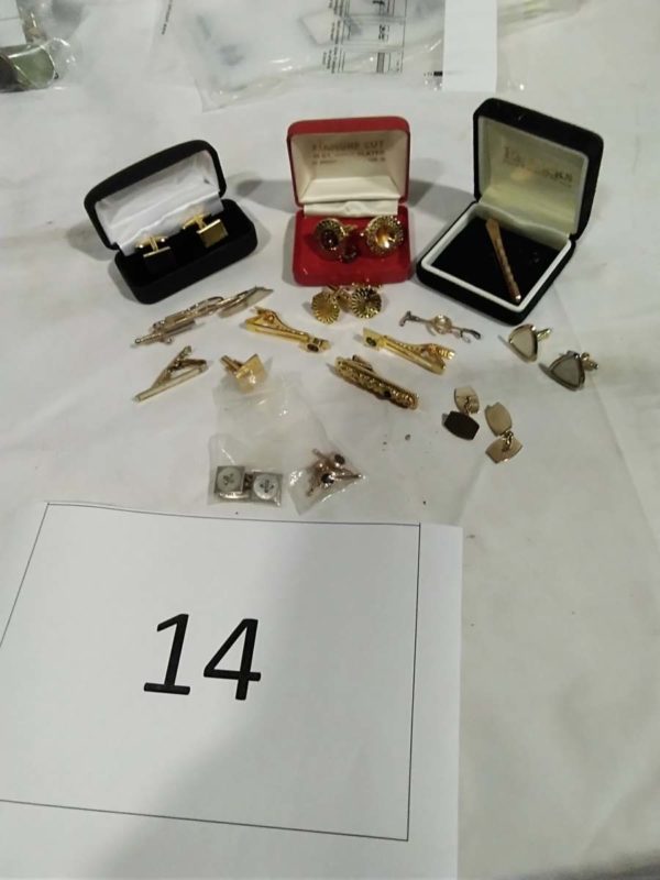 lot 014 cuff links & tie pins - Image 2