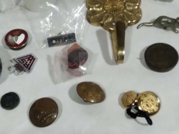 lot 024 miniature animals, magnifying loops, perfume bottles, etc - Image 8