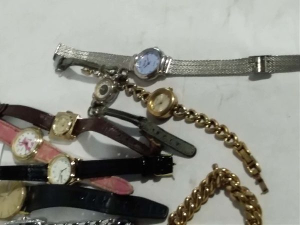 lot 030 assorted watches - Image 4