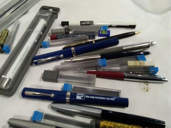 lot 035 collection of pens & pencil refil lead - Image 6