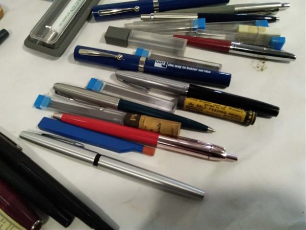 lot 035 collection of pens & pencil refil lead - Image 5