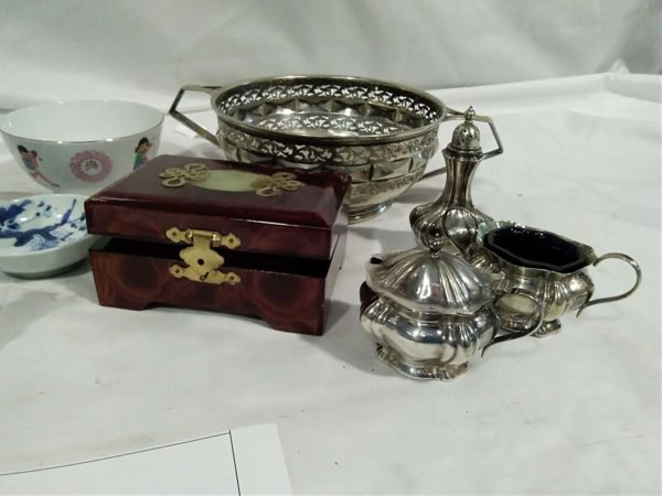 lot 036 oriental dishes & box, horses bottle, metal ware