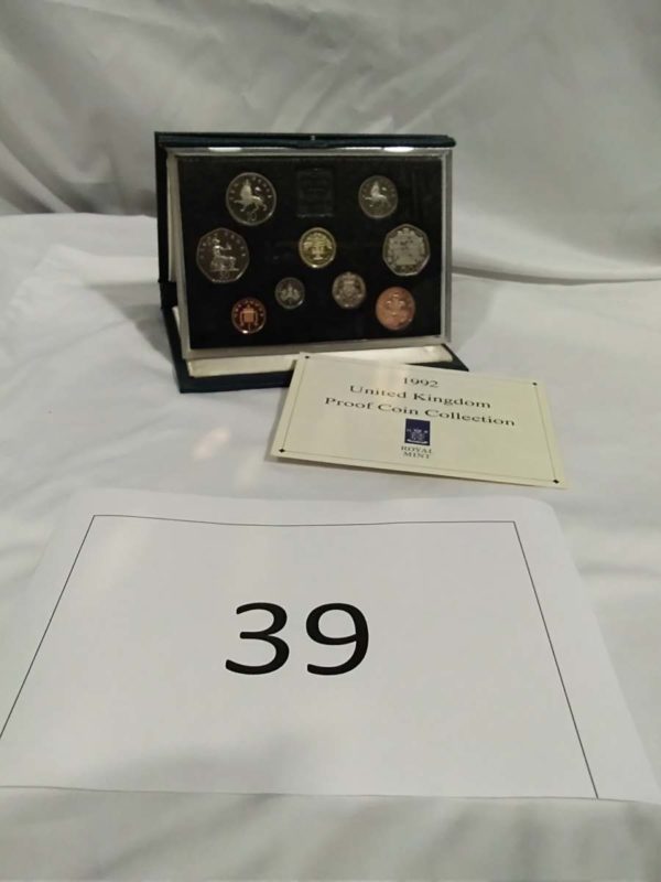 lot 039 Royal mint  1992 proof coin set - Image 2