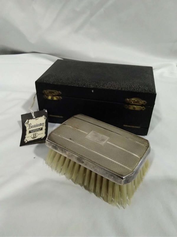 lot 045 vintage boxed sterling silver clothes brush