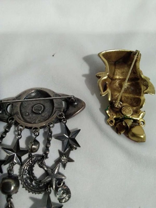 lot 047 2x collectable butler  wilson brooches - Image 5