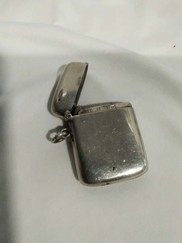 lot 050 anitique sterling silver vesta case/match safe