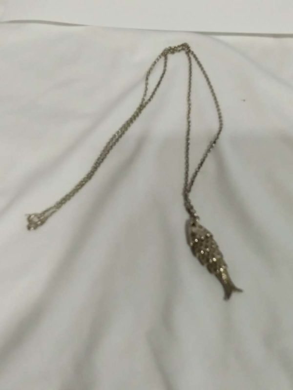 lot 054 vintage articulated sterling silver fish pendant on chain