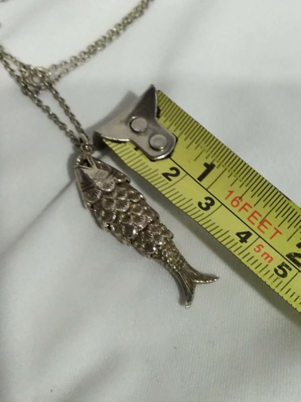 lot 054 vintage articulated sterling silver fish pendant on chain - Image 4