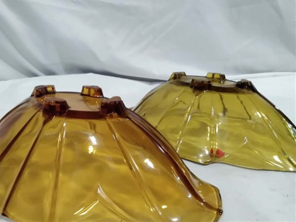 lot 070 2 Amber coloured vintage glass bowls - Image 4