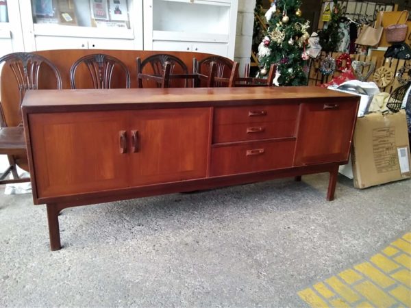 lot 075 vintage sideboard