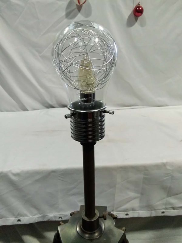 lot 078 large tripod lamp - Image 9