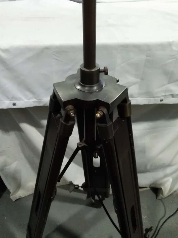 lot 078 large tripod lamp - Image 8