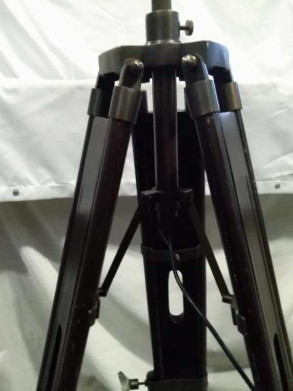 lot 078 large tripod lamp - Image 6