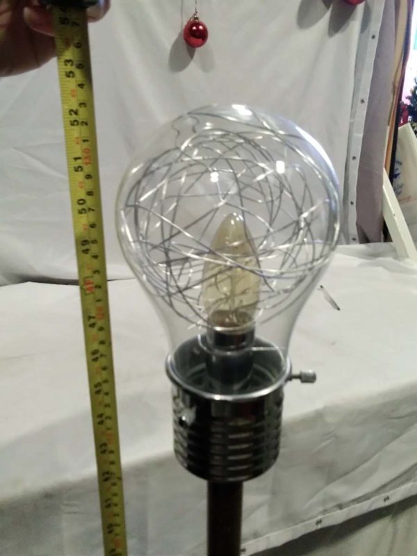 lot 078 large tripod lamp - Image 5