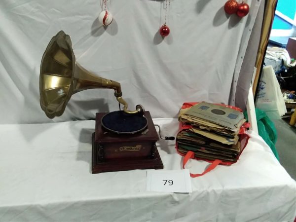 lot 079 PrimaPhone vintage gramma phone, spare needles & records