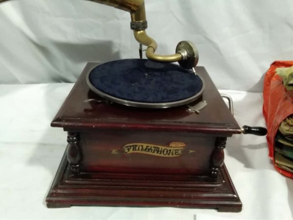 lot 079 PrimaPhone vintage gramma phone, spare needles & records - Image 2