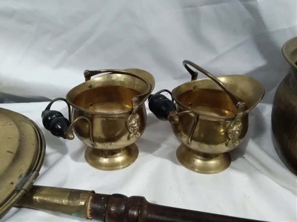 lot 081 brass items, bed warmer, plant pot, sprayers etc - Image 3