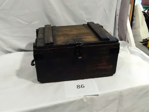 lot 086 wooden ammunition box