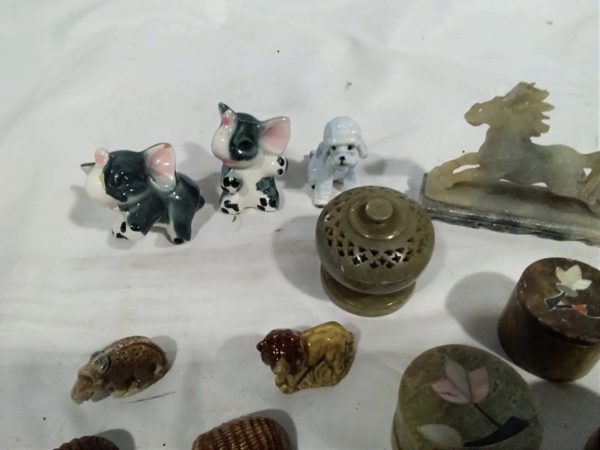 lot 096 Wade animals , stone trinket pots etc - Image 7