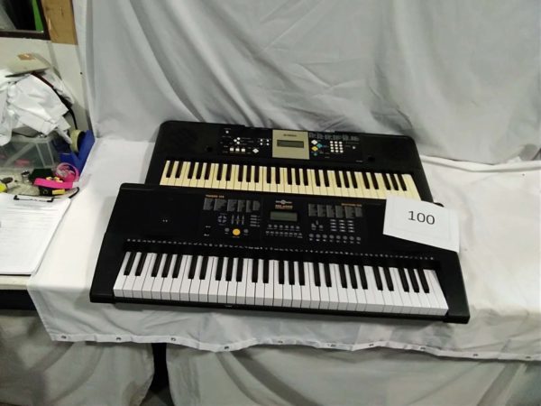 lot 100 2 keyboards Yamaha & gear 4 Music