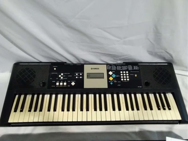 lot 100 2 keyboards Yamaha & gear 4 Music - Image 2