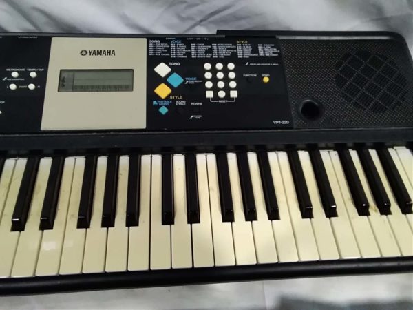 lot 100 2 keyboards Yamaha & gear 4 Music - Image 7