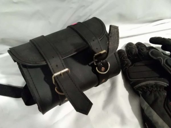 lot 114 3 pairs of motor cycle gloves & motor cycle tool bag - Image 3