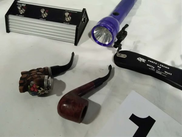 lot 117 smoking pipes, torch, Sunn 3 button footswitch, shoulder rest - Image 5