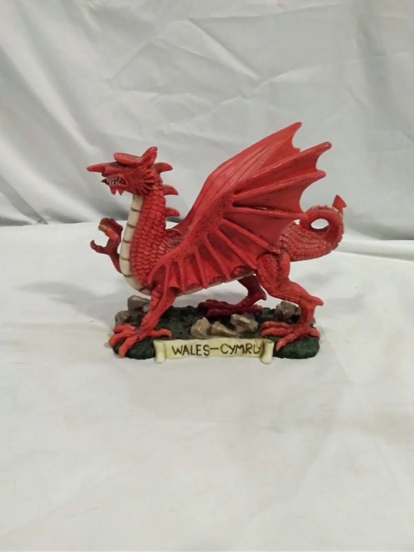 lot 124 Ornamental Welsh Dragon ( damaged leg)