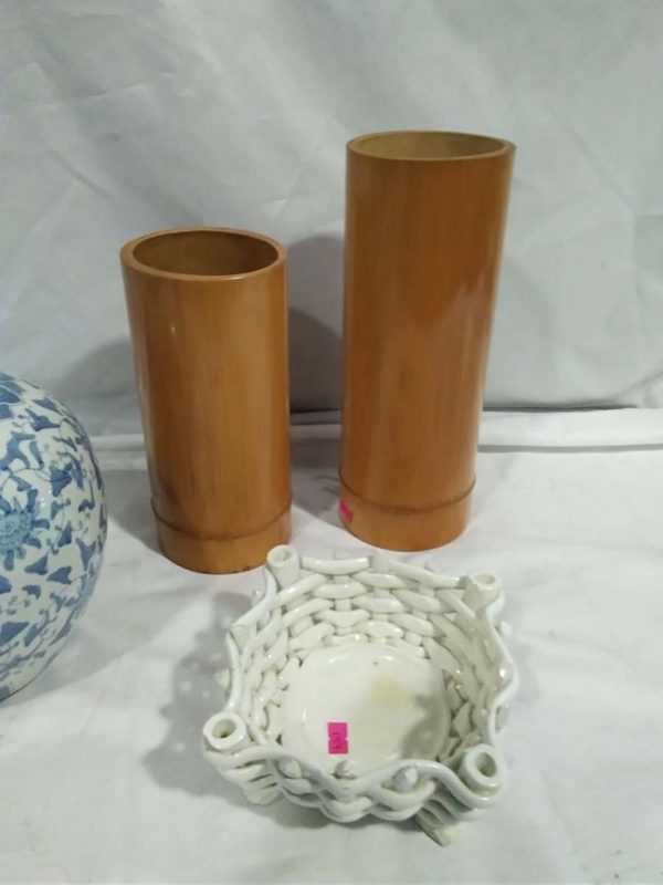 lot 129 Chinese vase, bamboo paint brush holders & lattice effect dish - Image 2