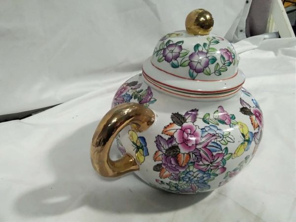 lot 131 Chinese large teapot - Image 4