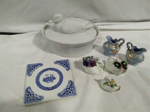 lot 132 Duck tureen Blu & white tile, miniature vases, 3 R Adderley swans