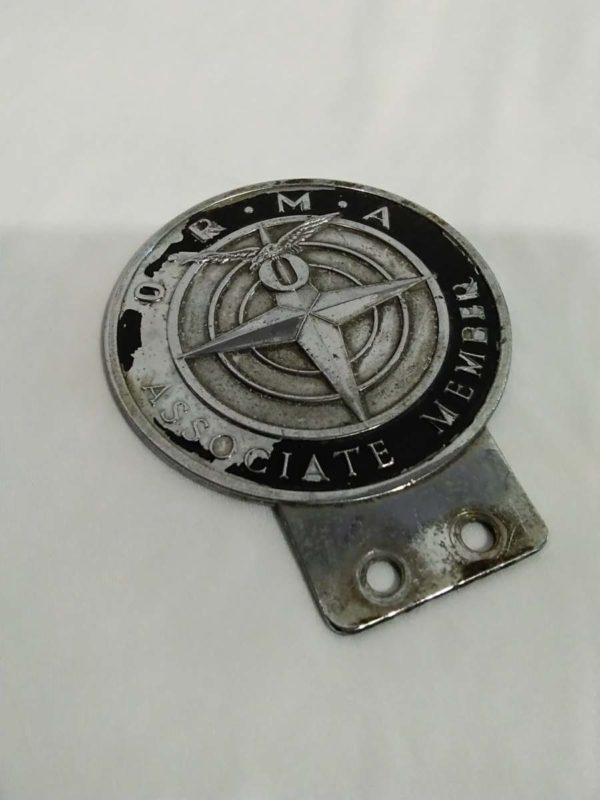 lot 137 Vintage ORMA car grill badge