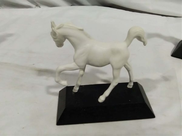 lot 152 pair Beswick horses spring time & adventure - Image 6