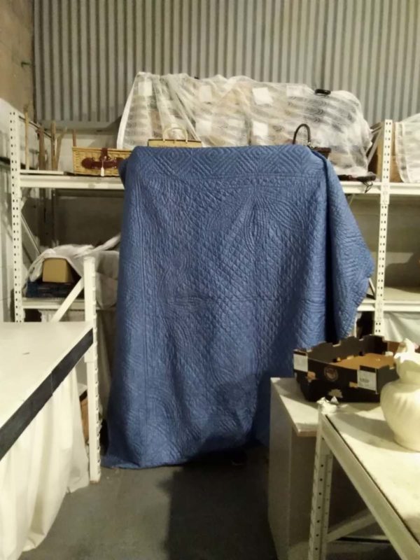 lot 175 reservable vintage double bed throw gold & blue