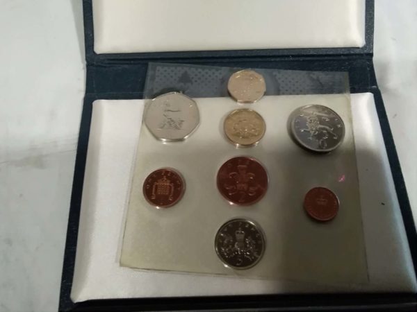 lot 187 Royal Mint proof coins 1983 - Image 4