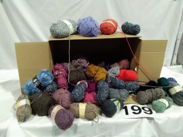 lot 199 box of new & used chunky wool