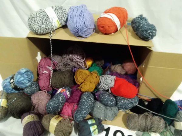 lot 199 box of new & used chunky wool - Image 3