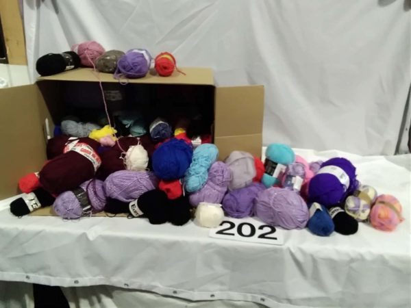 lot 202 box of new & used double knit wool - Image 2