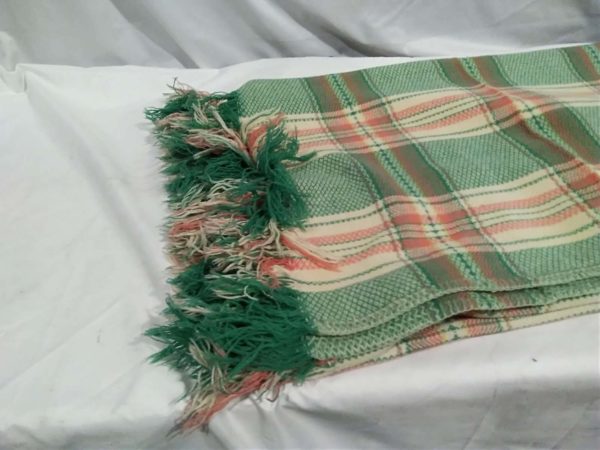 lot 209 vintage checked pink & green Welsh blanket - Image 4