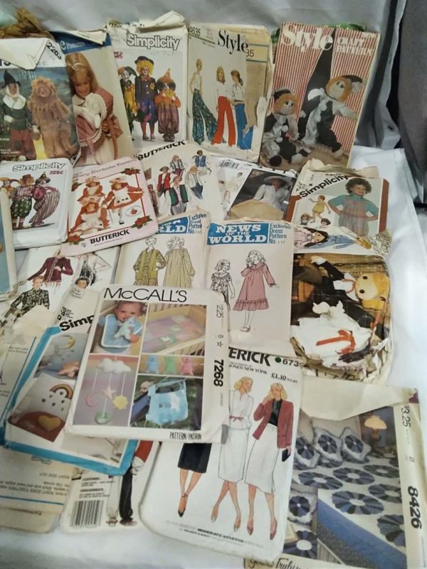 lot 215 various sewing patterns including costume & crafts - Image 2