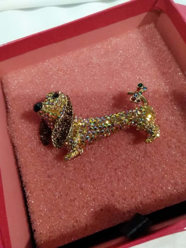 lot 220 boxed Butler & Wilson Dachshund crystal brooch - Image 5