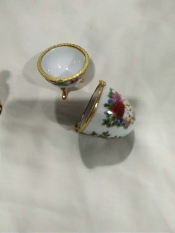 lot 242 ornate perfume bottles & trinket pots - Image 3